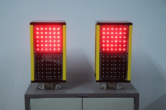 Sistem Lalu Lintas Cerdas ITS Peralatan Lampu Indikator Kabut Cerdas Untuk Mengemudi Aman Dalam Kondisi Visibilitas Rendah